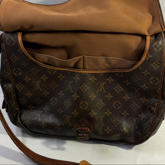 LOUIS VUITTON SAUMUR 35 MONOGRAM CROSSBODY - Picture 10 of 16